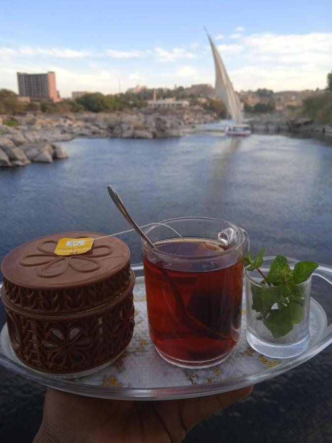 Houseboat Hotel And Nile Cruises Zainoba Asuán Exterior foto
