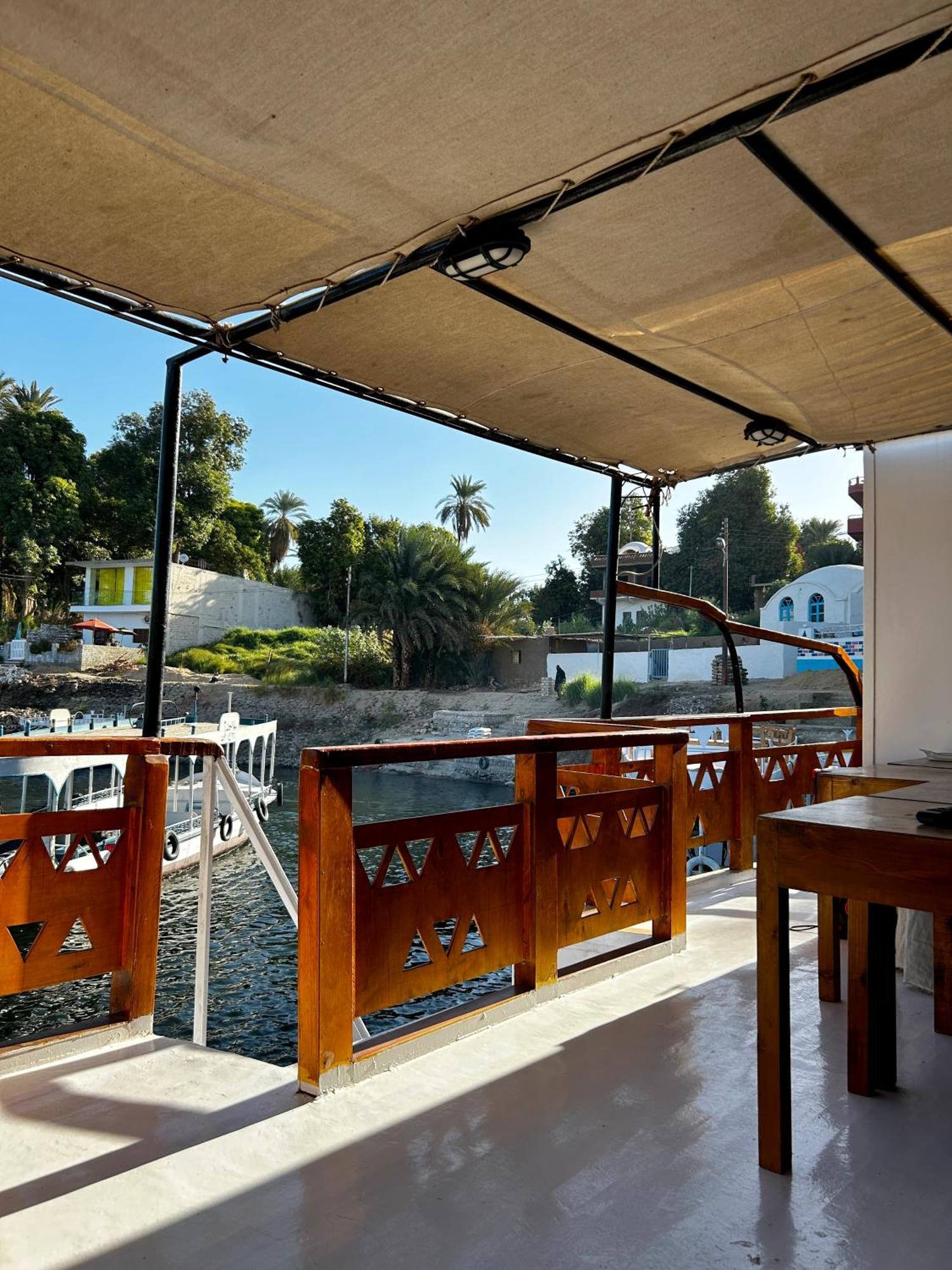 Houseboat Hotel And Nile Cruises Zainoba Asuán Exterior foto