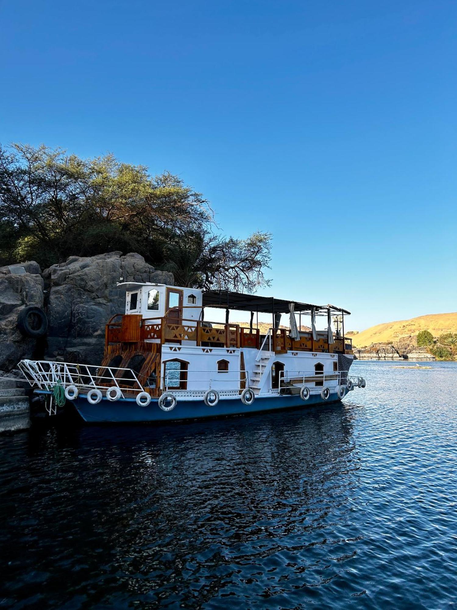 Houseboat Hotel And Nile Cruises Zainoba Asuán Exterior foto